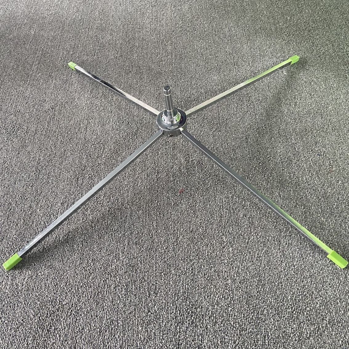 Heavy-duty portable flagpole base suitable for outdoor promotional activities in exhibitions and shopping malls