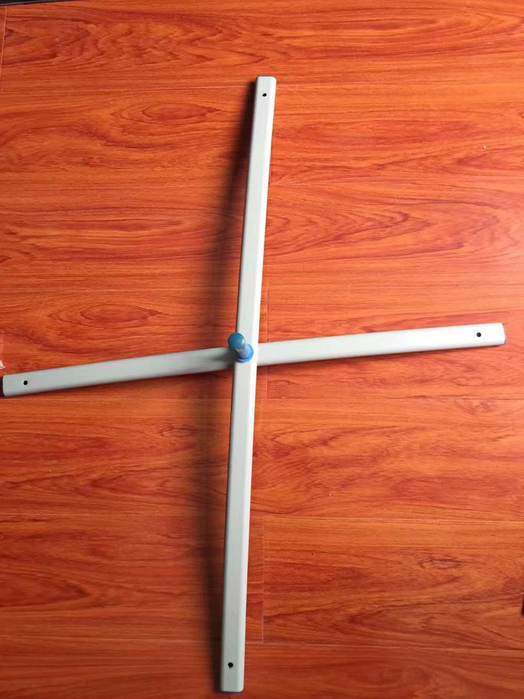 Heavy-duty portable flagpole base suitable for outdoor promotional activities in exhibitions and shopping malls