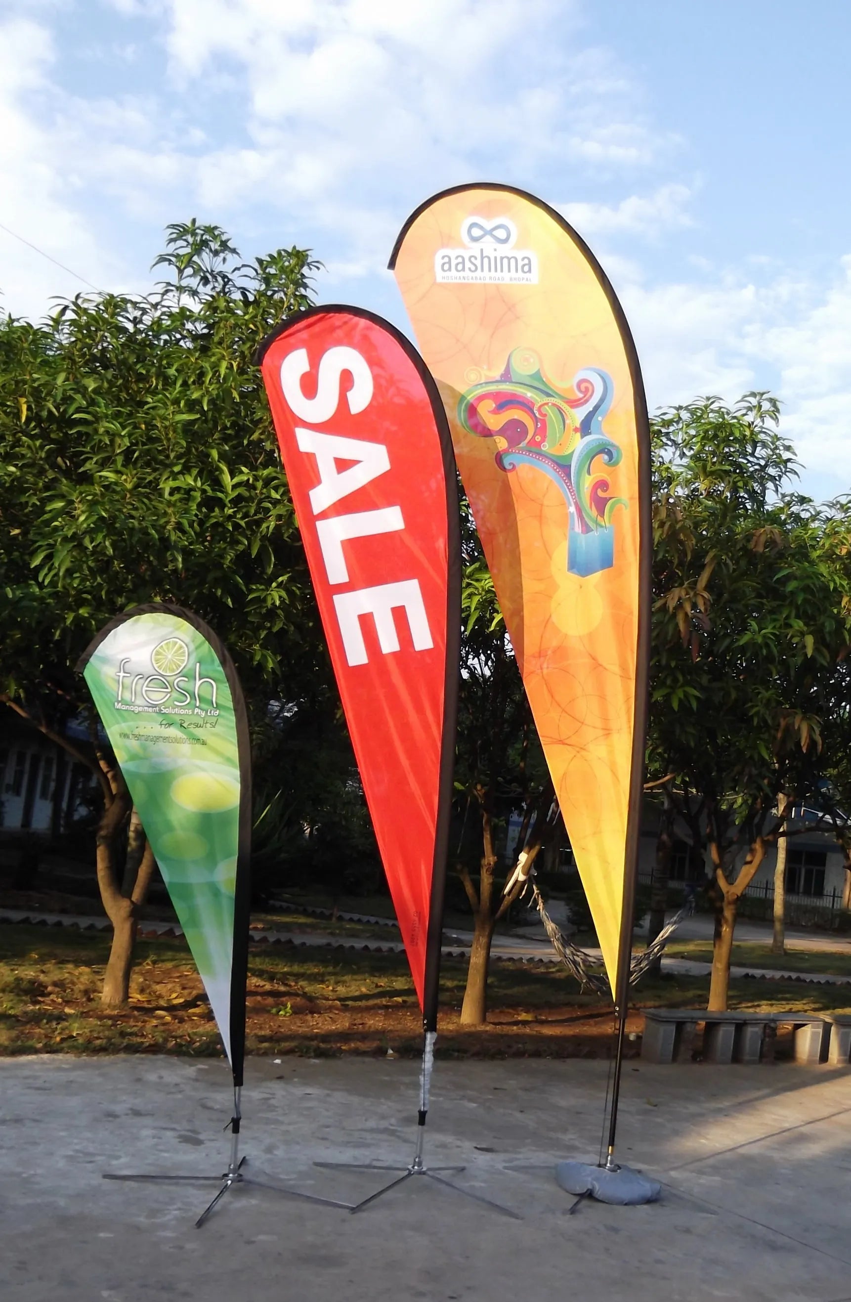 9ft-Teardrop Flags: Windproof and waterproof, creating eye-catching advertising along the coastline(No Base)
