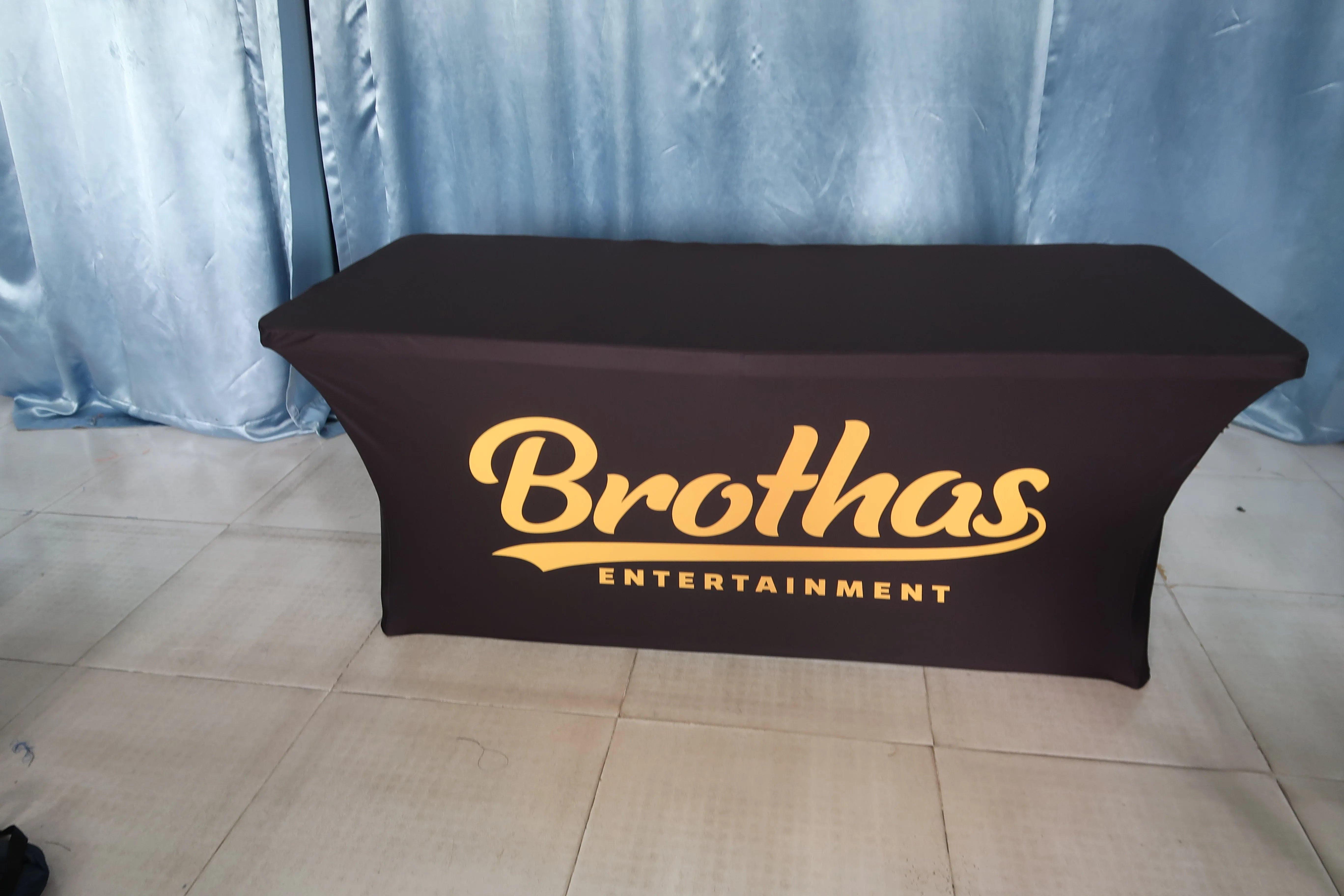 Stretchable Advertising Tablecloth | Provides a snug fit for a professional-grade brand display solution