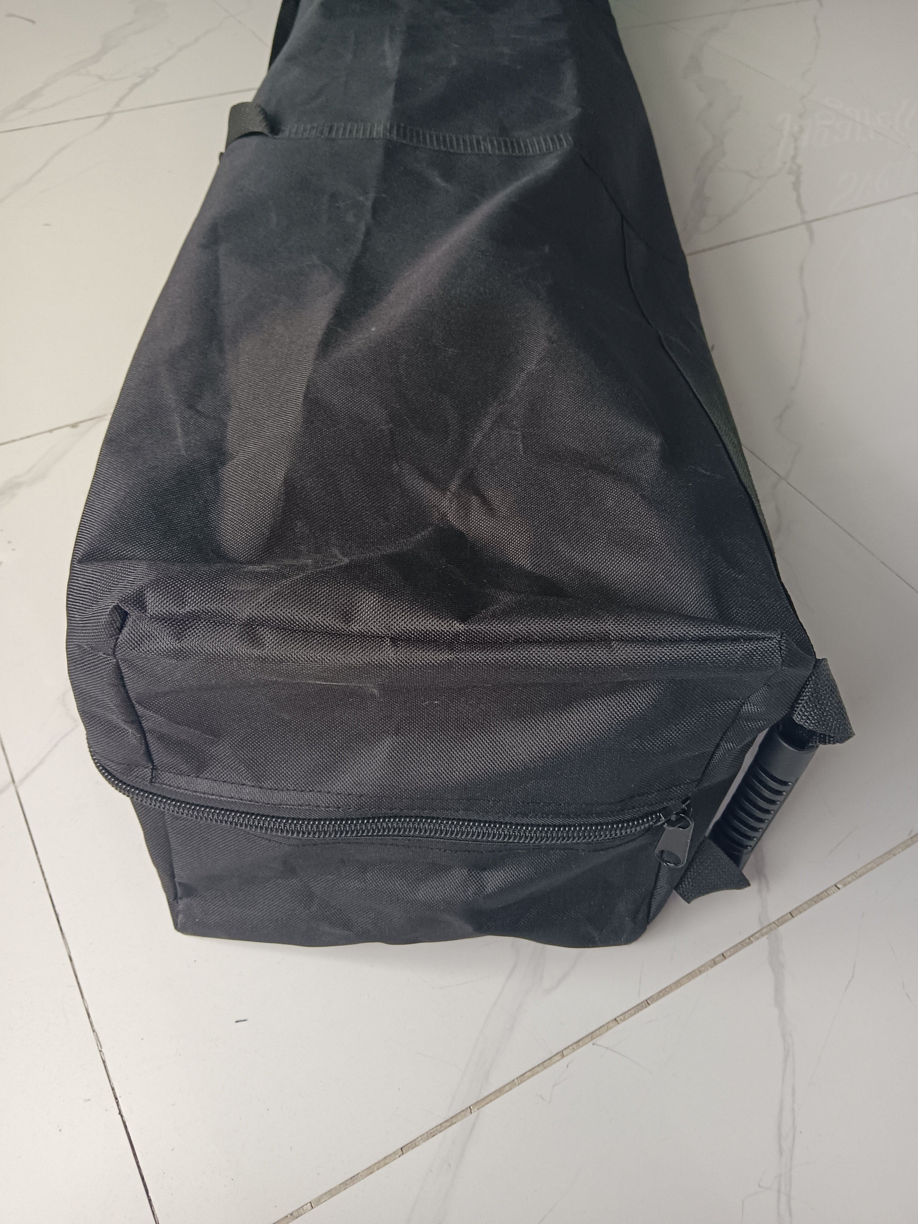 Heavy-Duty Nylon Framework Carry Bag with Adjustable Padded Divider for Pop Up Tent Poles