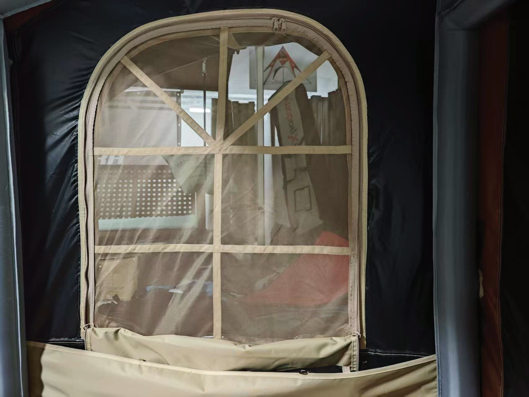 Inflatable Car Roof Tent – Elevate Your Outdoor Camping Experience