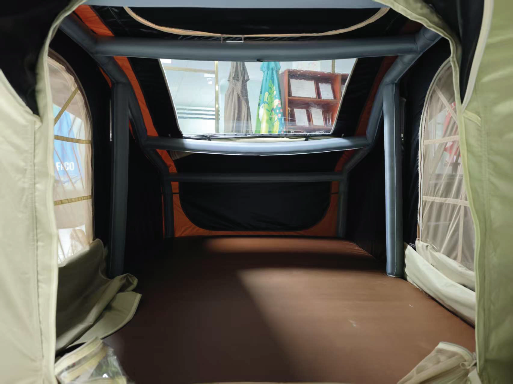 Inflatable Car Roof Tent – Elevate Your Outdoor Camping Experience