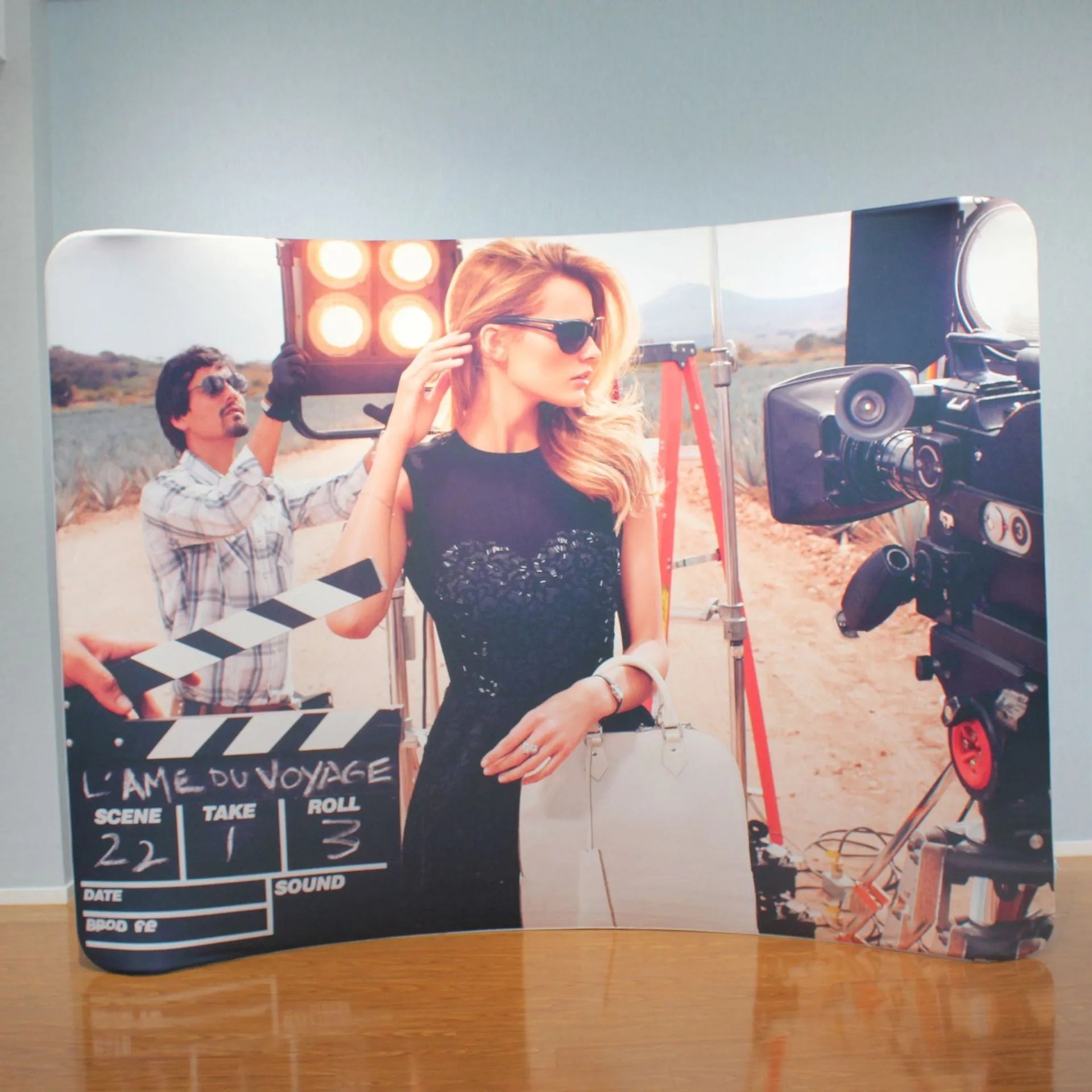 Elegance in Curve: Custom Curved Exhibition Fabric Backdrop